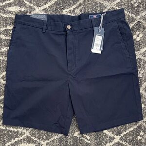 Vineyard Vines men’s navy shorts